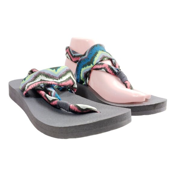 Skechers Womens Size 9 Gray Sandals With Multicolor Patterned Fabric Straps - Picture 2 of 7